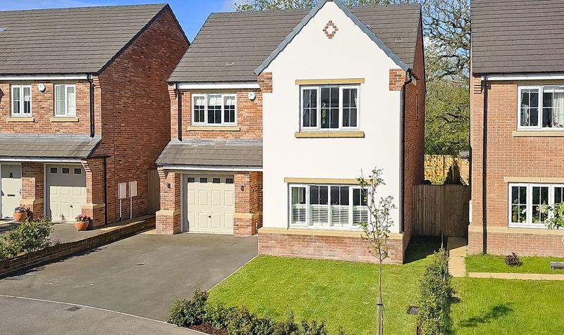 4 bedroom Detached house Under Offer