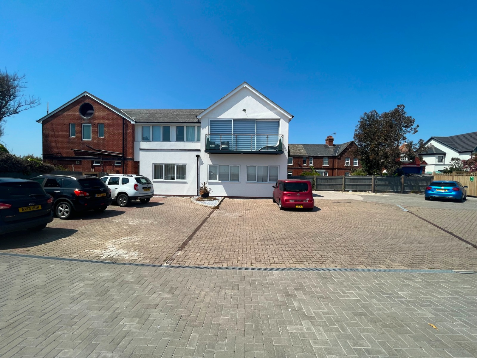 2 bedroom Flat To Let