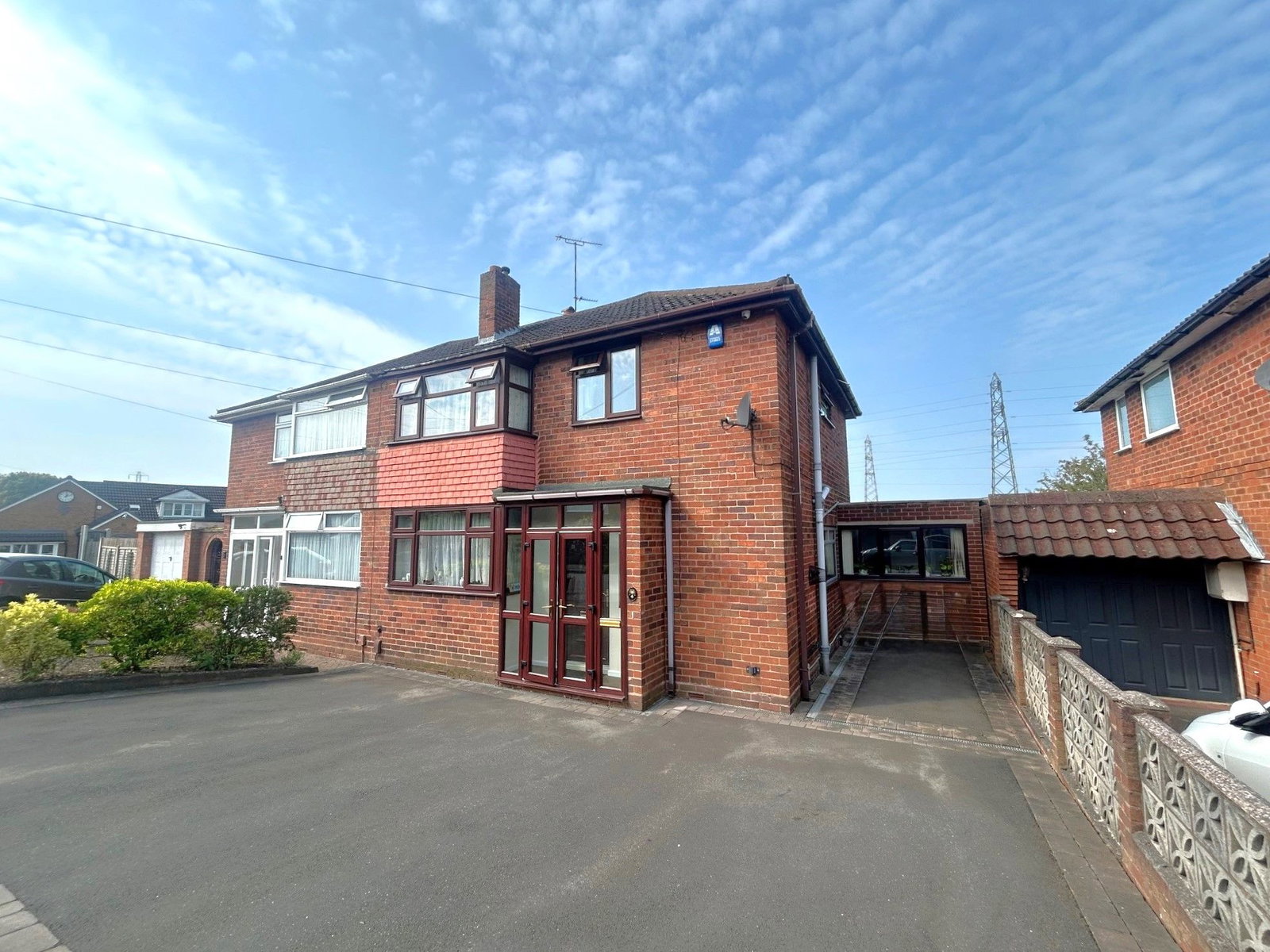 3 bedroom Semi-detached house For Sale