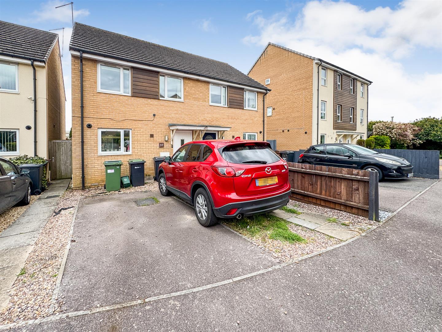 2 bedroom Semi-detached house For Sale