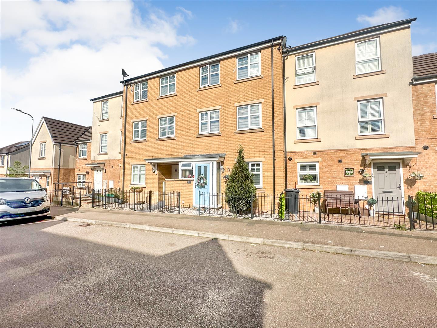 4 bedroom Terraced House Under Offer