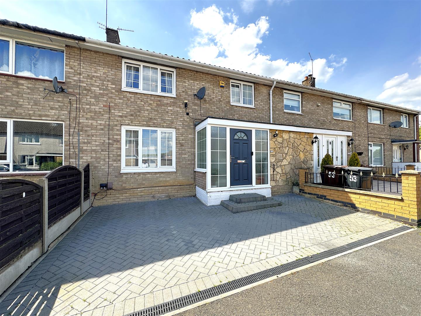 3 bedroom Terraced House For Sale