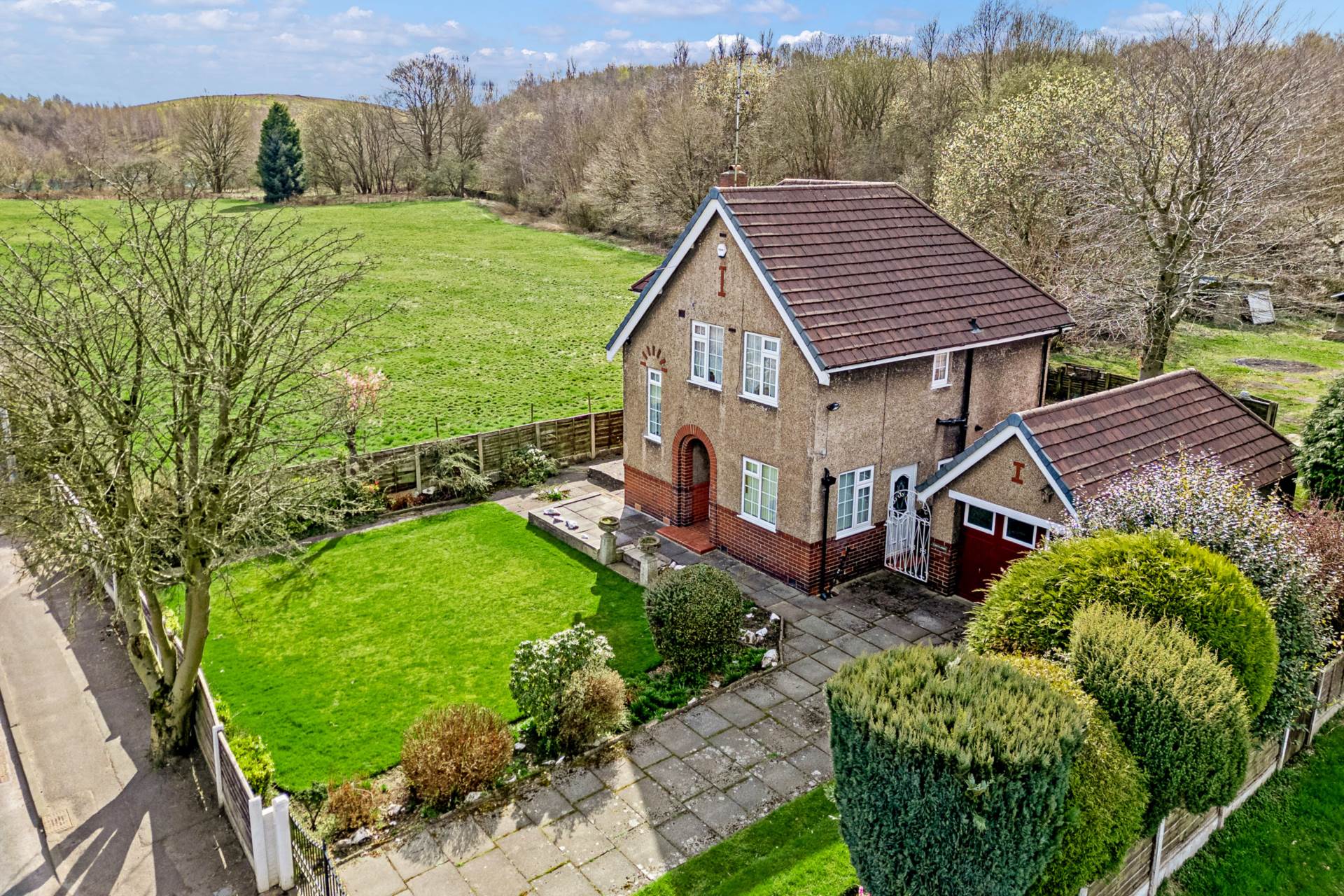3 bedroom Detached house For Sale