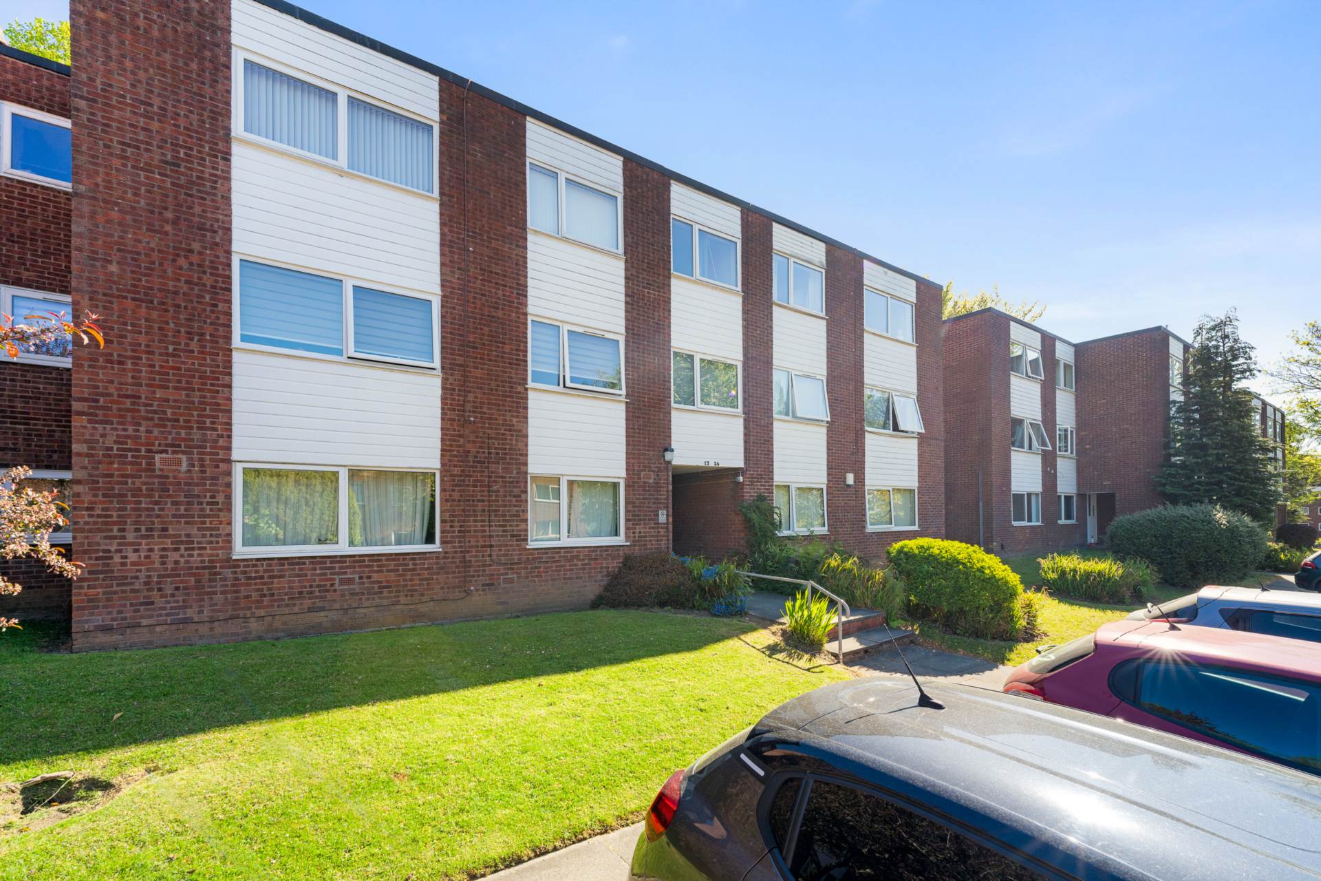 1 bedroom Flat For Sale