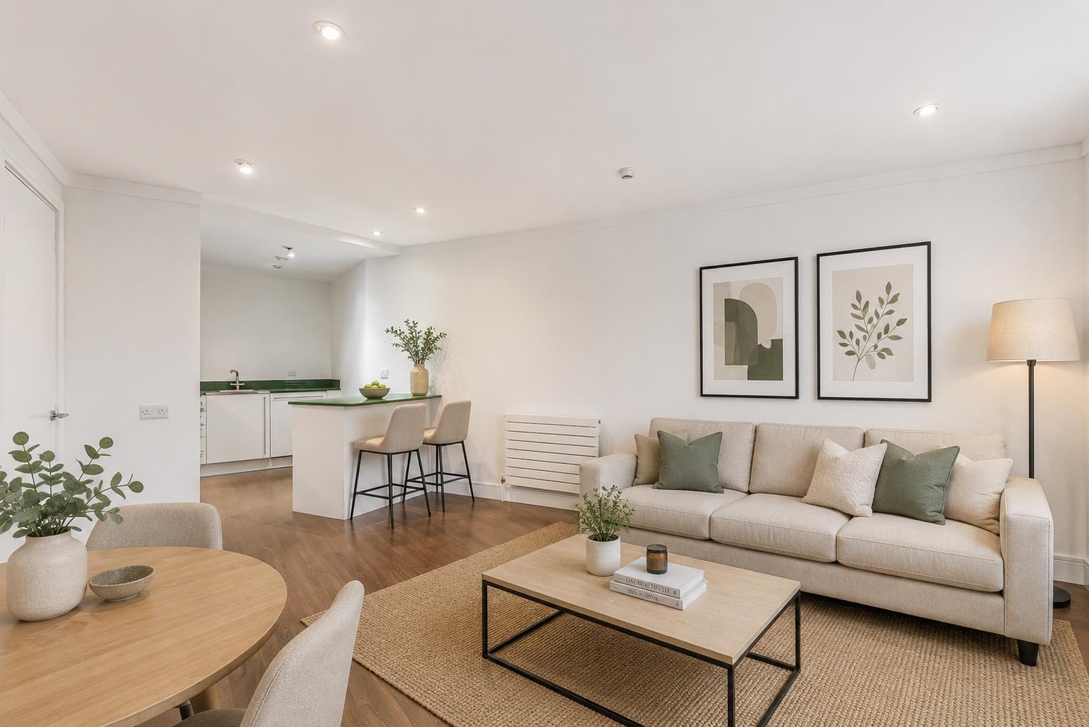 2 bedroom Flat For Sale