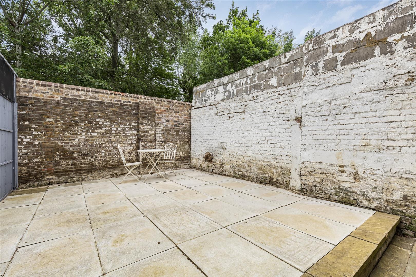 5 bedroom Terraced House For Sale