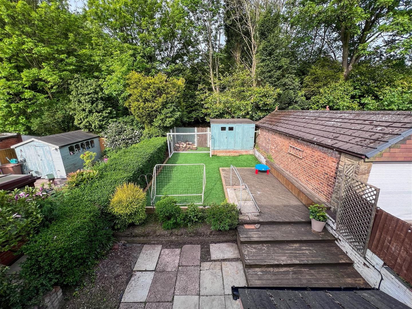 3 bedroom Semi-detached house Under Offer