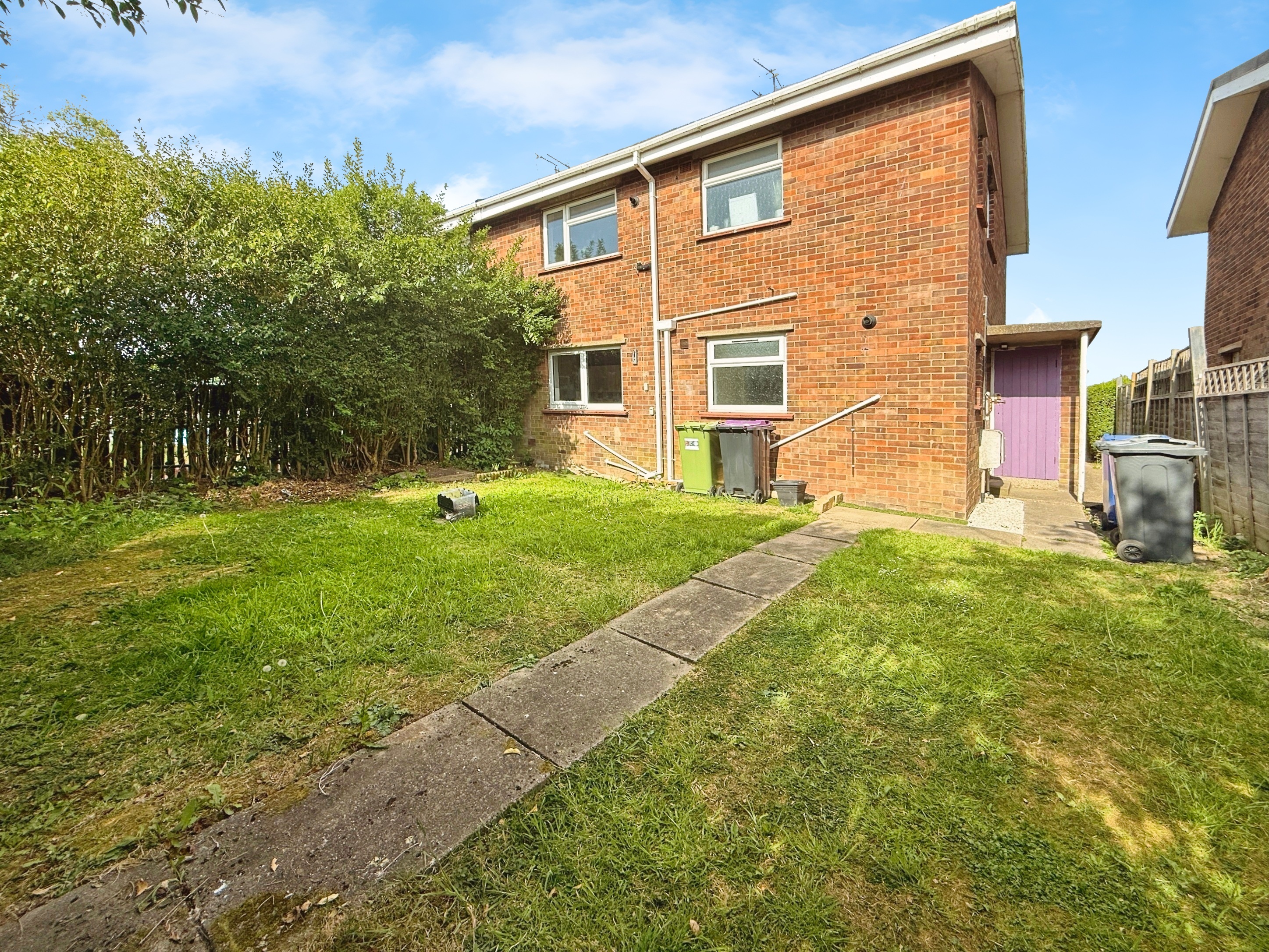 1 bedroom Flat To Let