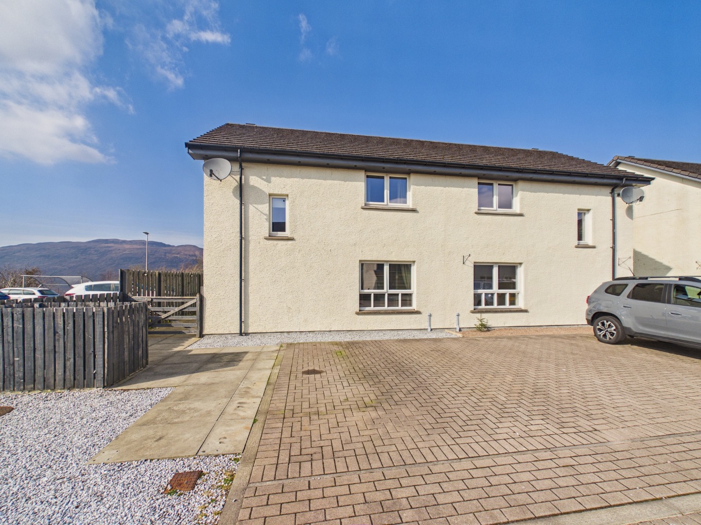 2 bedroom Semi-detached house For Sale
