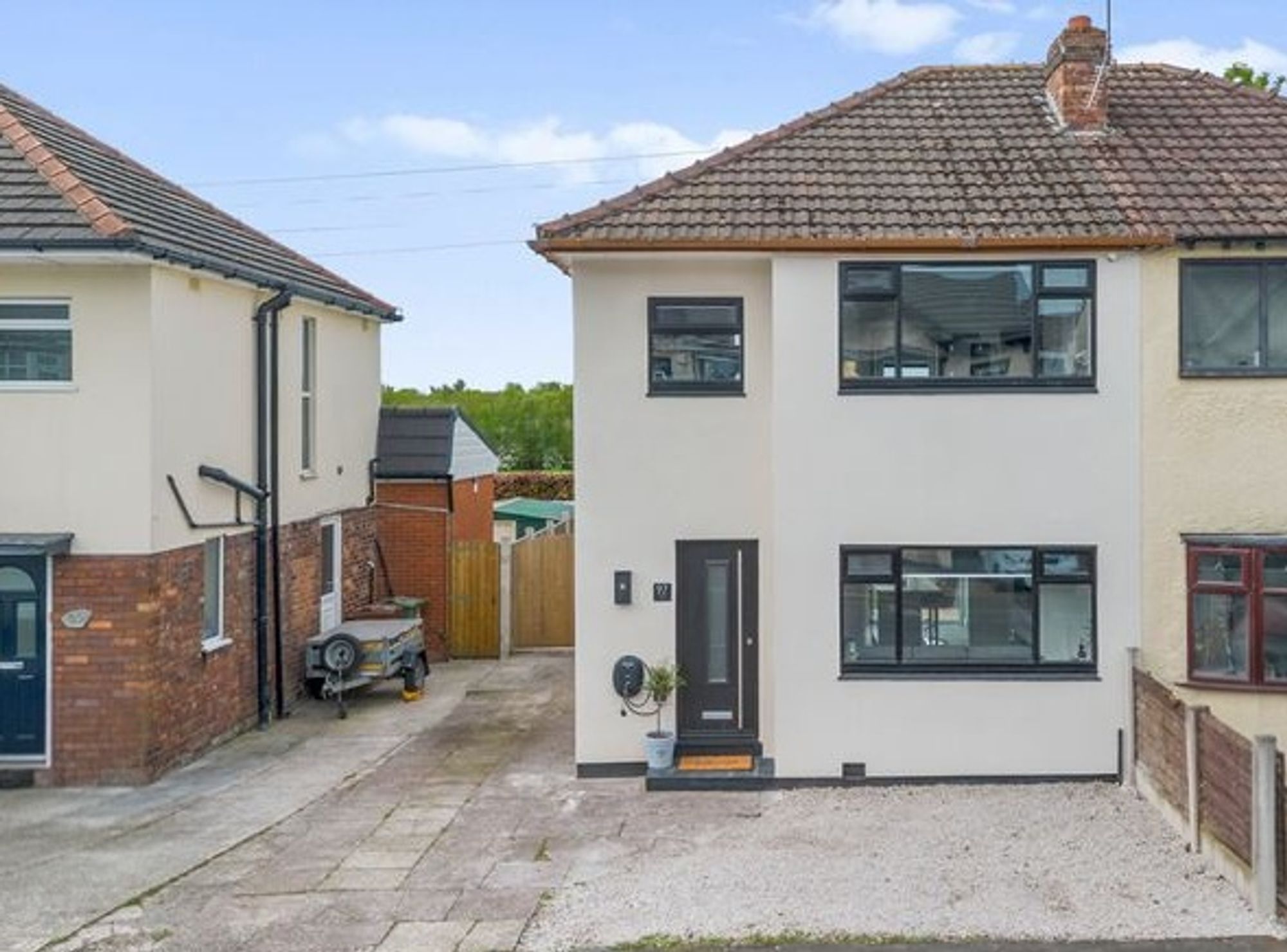 3 bedroom Semi-detached house For Sale