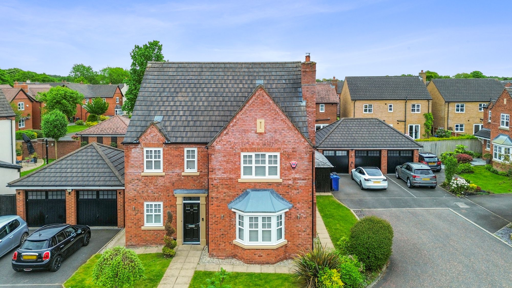 4 bedroom Detached house Under Offer