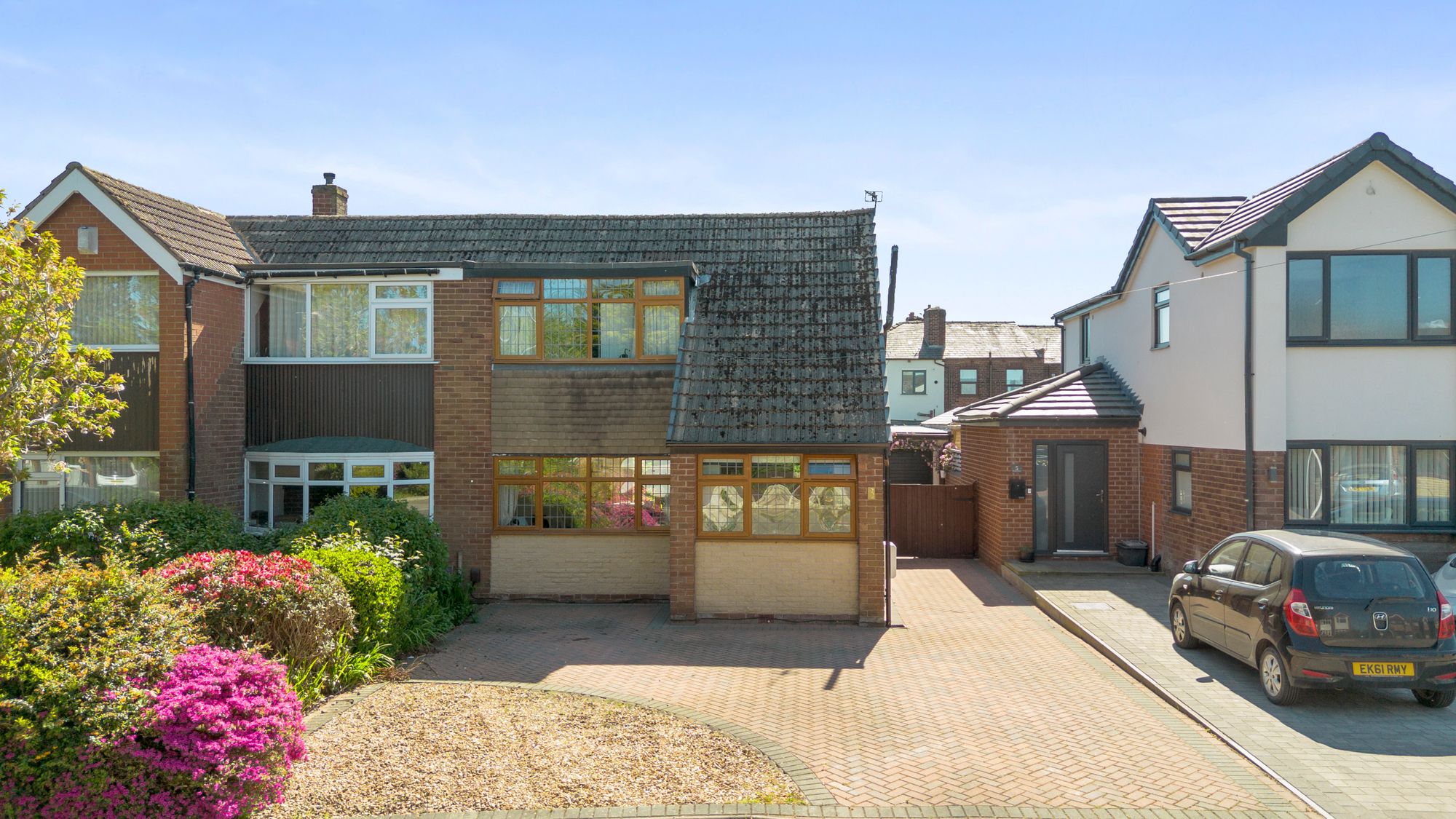 3 bedroom Semi-detached house For Sale