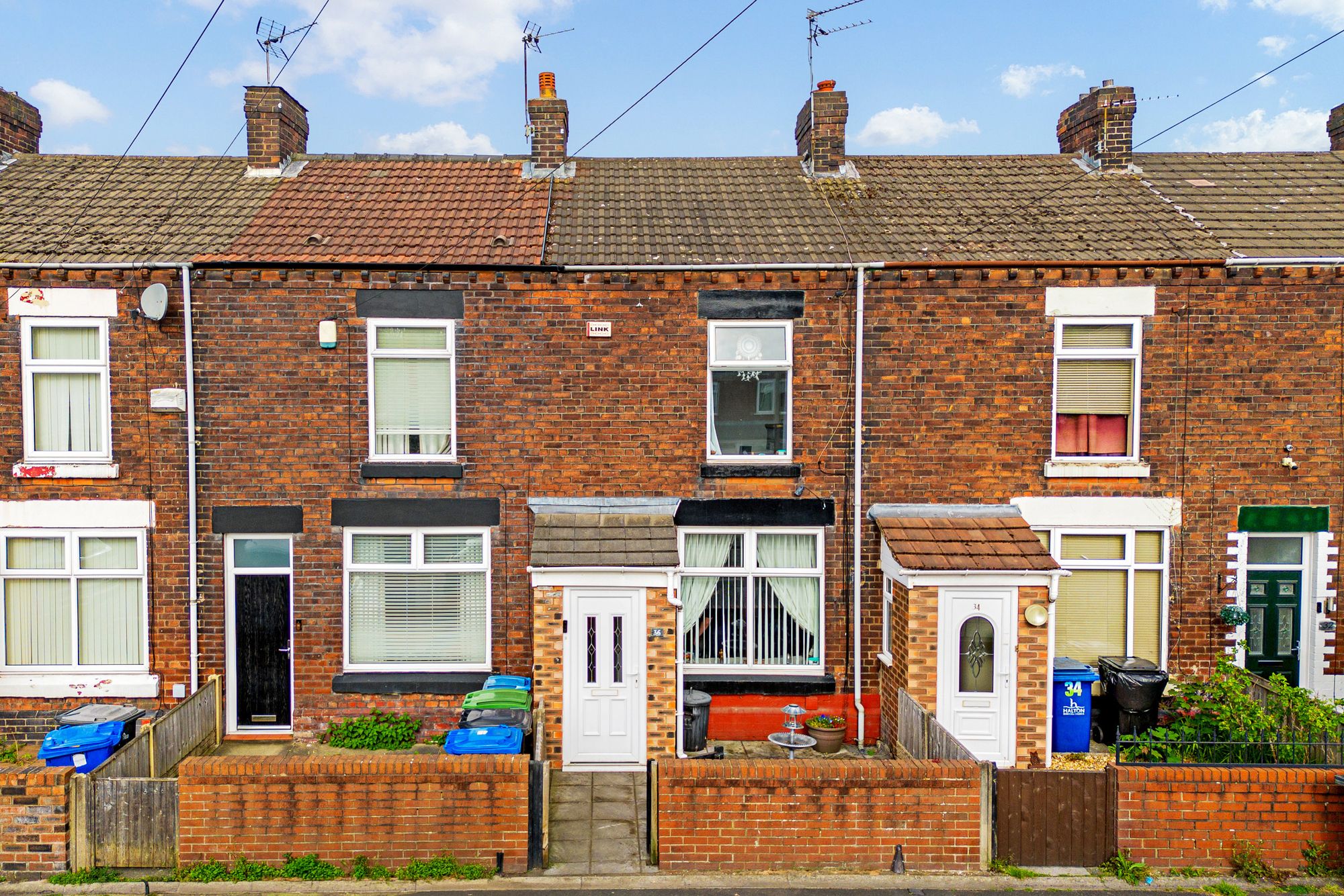 2 bedroom Terraced House Under Offer
