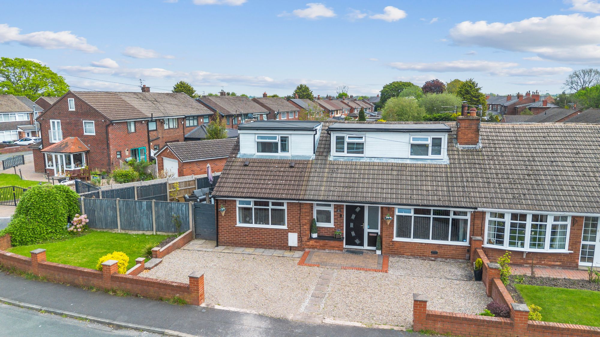 4 bedroom Semi-detached house For Sale