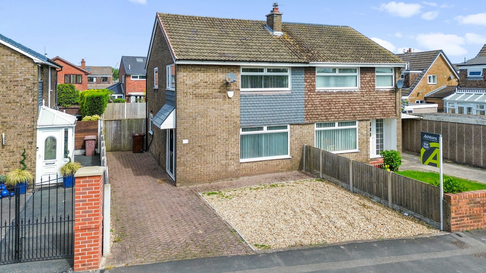 3 bedroom Semi-detached house For Sale
