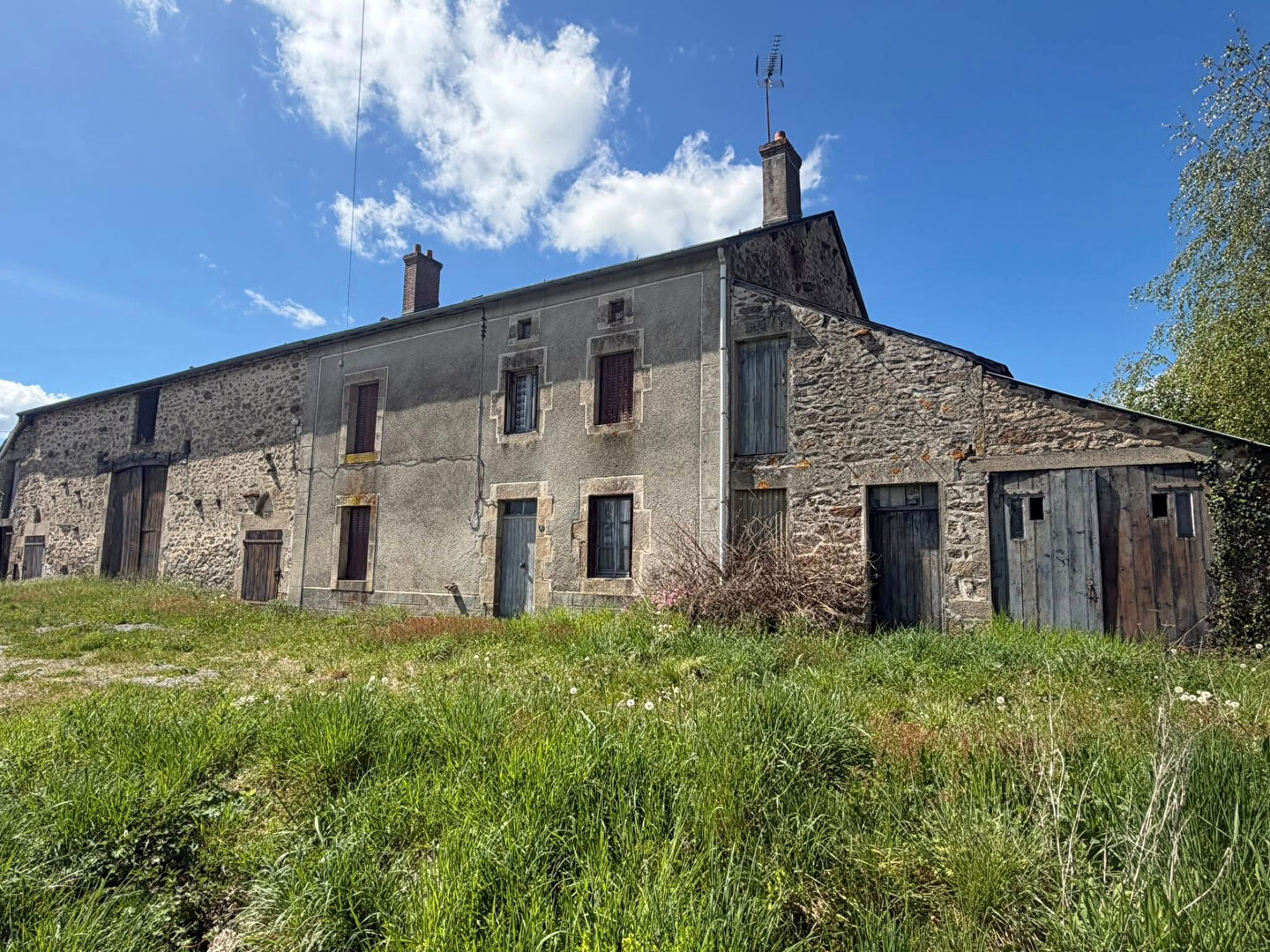 4 bedroom Farm House For Sale