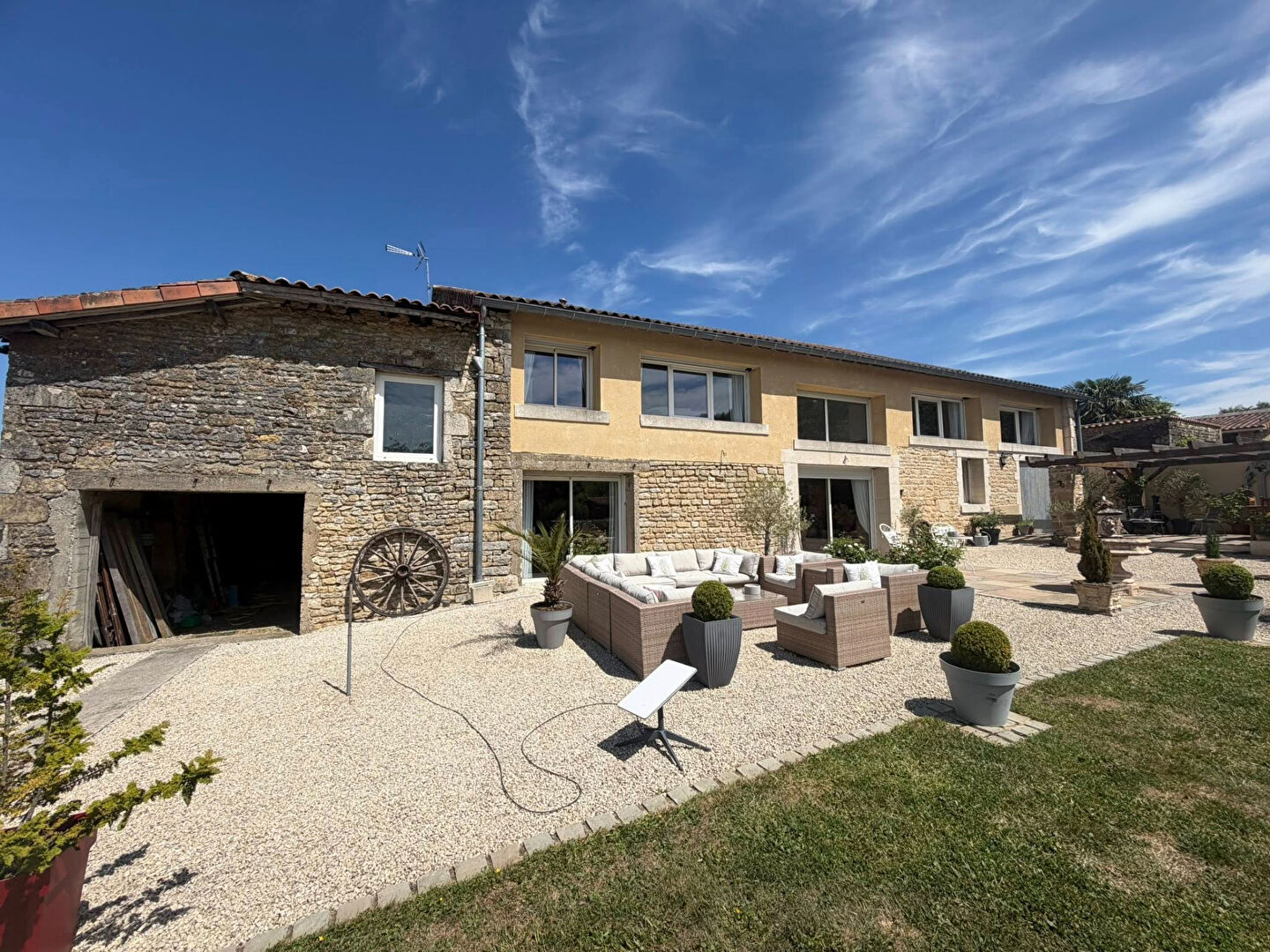 5 bedroom House (unspecified) For Sale