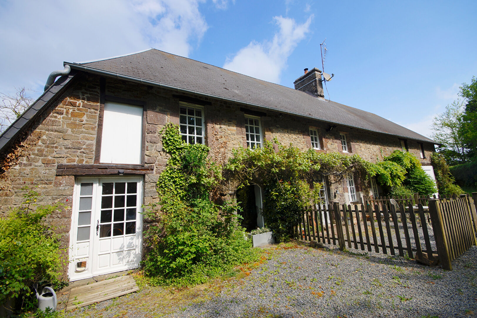 4 bedroom House (unspecified) For Sale