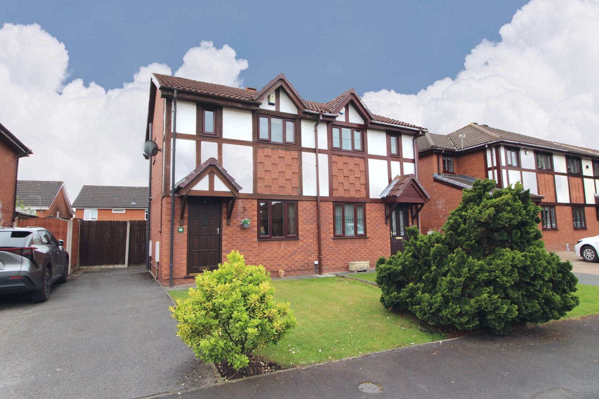 2 bedroom Semi-detached house For Sale