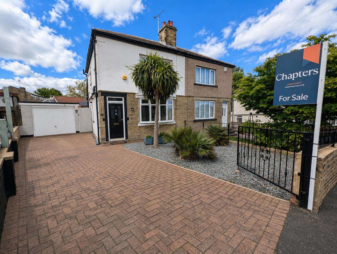 2 bedroom Semi-detached house For Sale