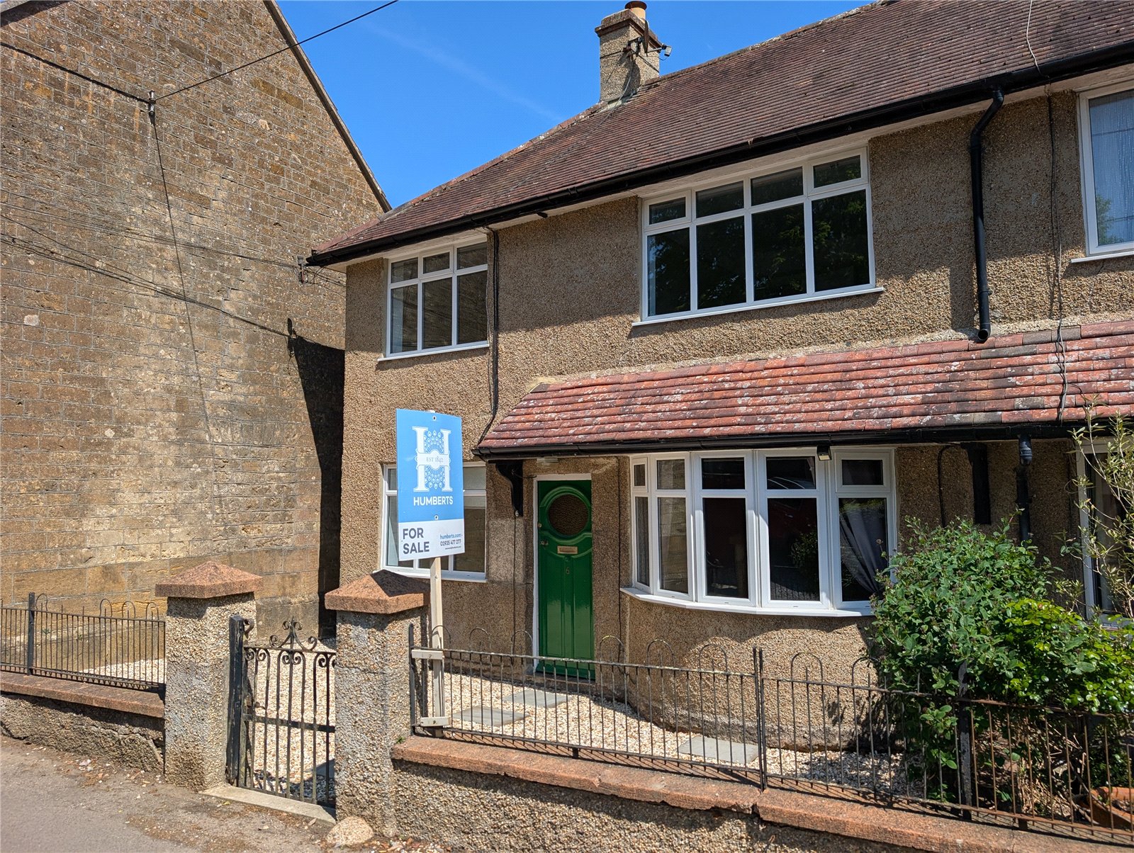 2 bedroom Semi-detached house For Sale
