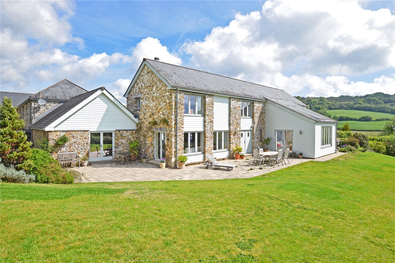 4 bedroom House (unspecified) For Sale