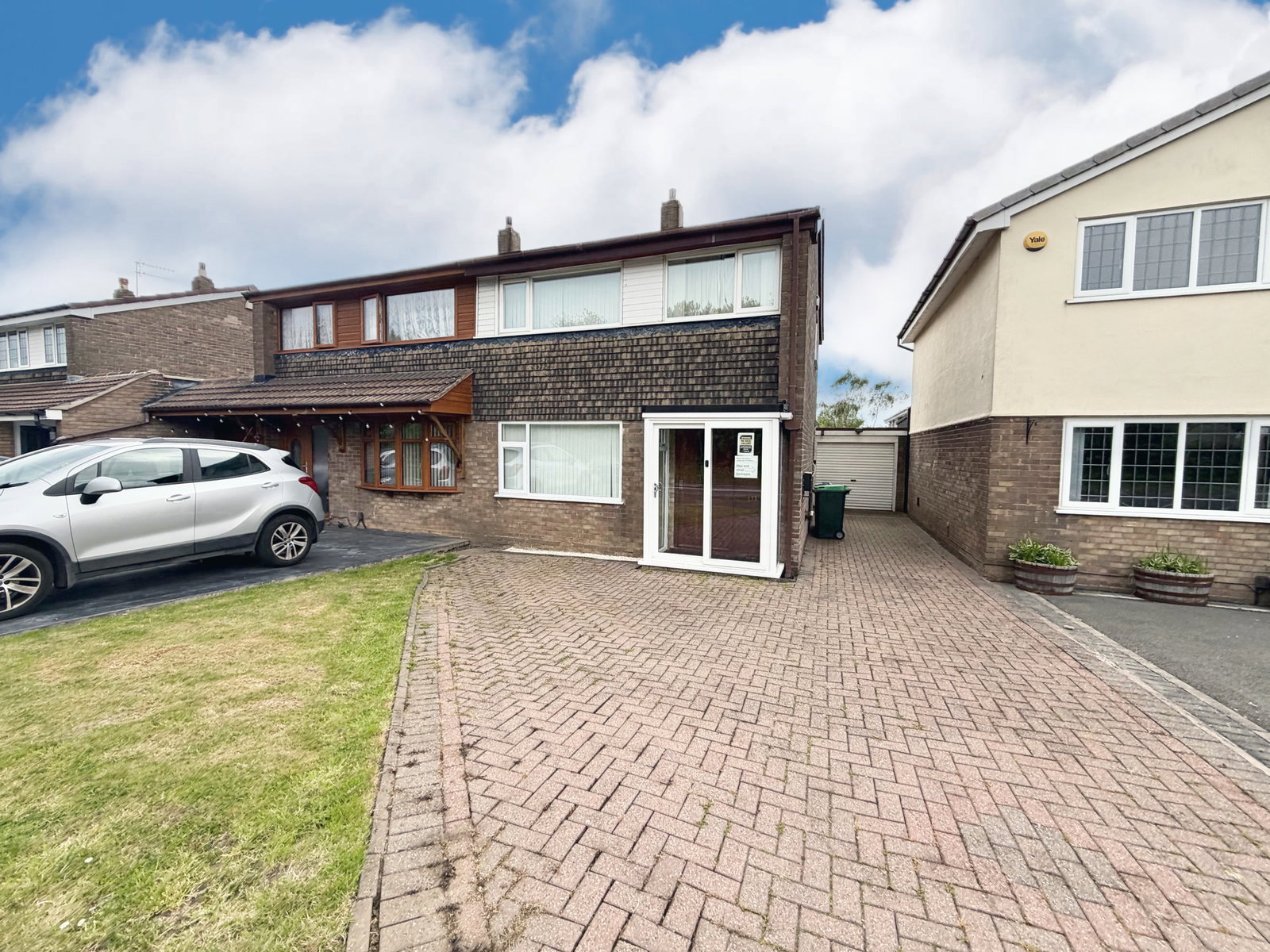 3 bedroom Semi-detached house For Sale