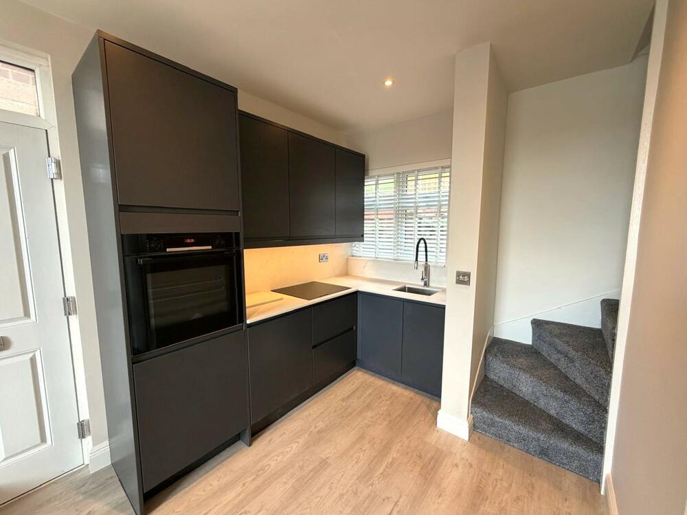  Semi-detached house Let
