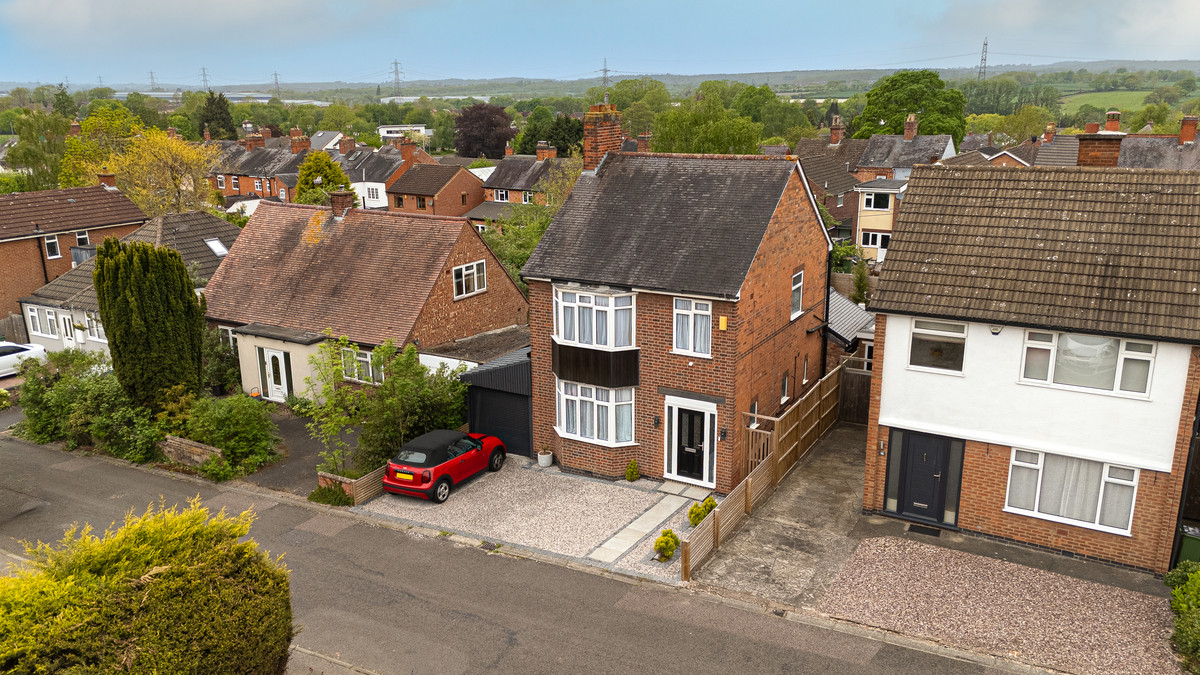 3 bedroom Detached house For Sale