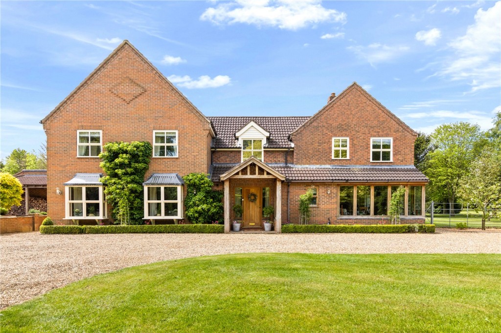 5 bedroom Terraced House For Sale