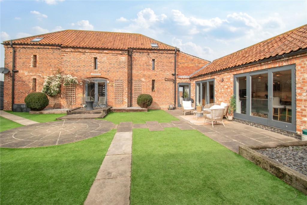 5 bedroom House (unspecified) For Sale
