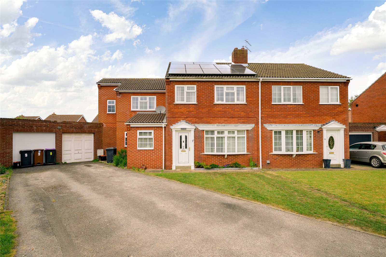 4 bedroom Semi-detached house For Sale