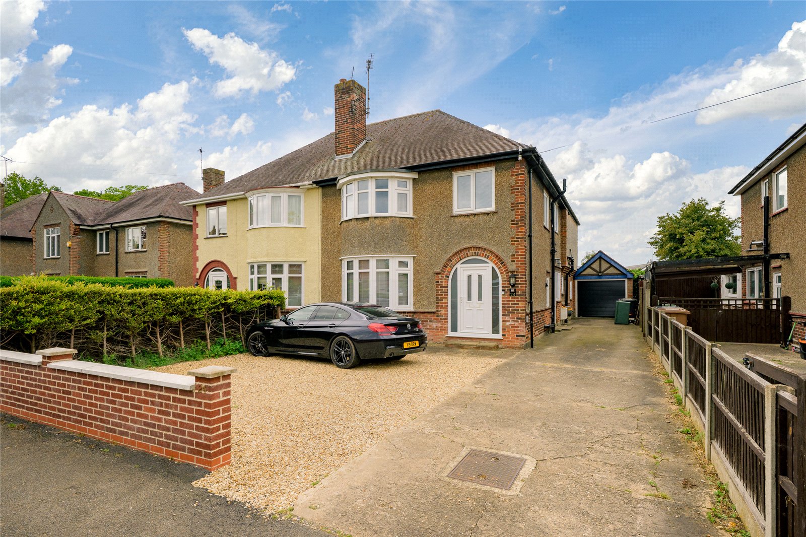 4 bedroom Semi-detached house Under Offer
