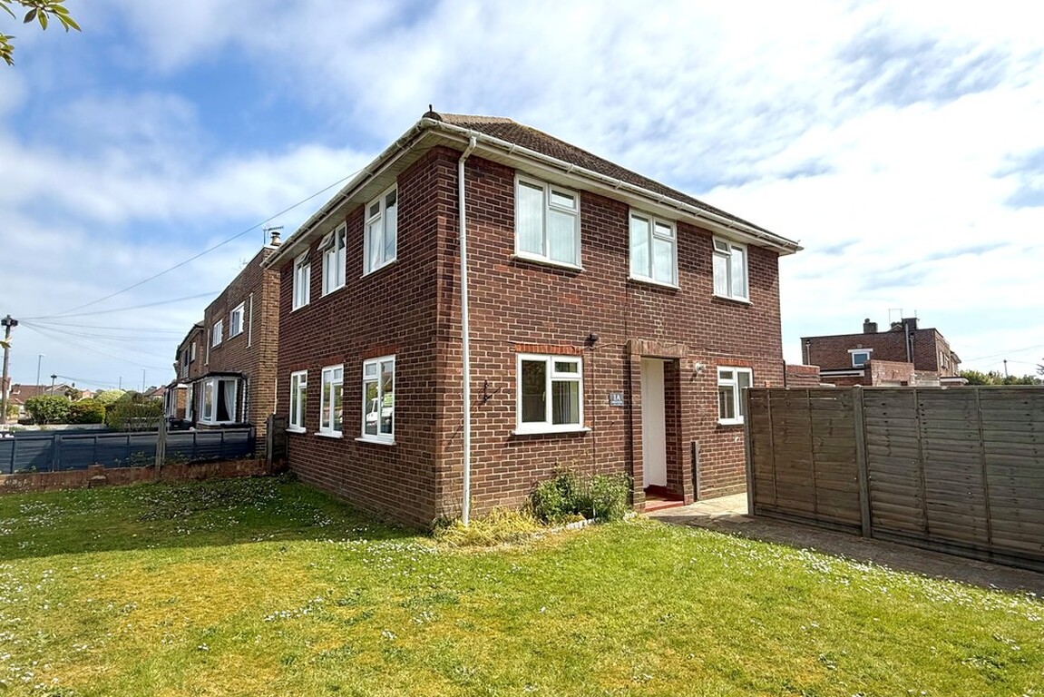 2 bedroom Flat To Let