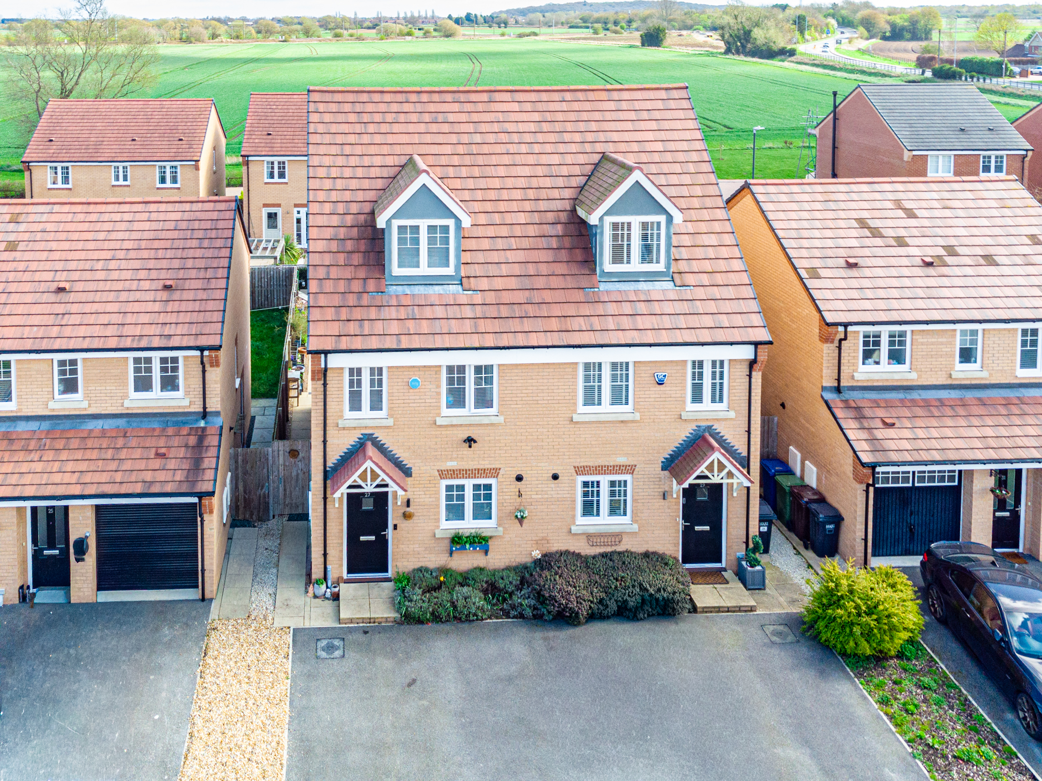3 bedroom Semi-detached house For Sale