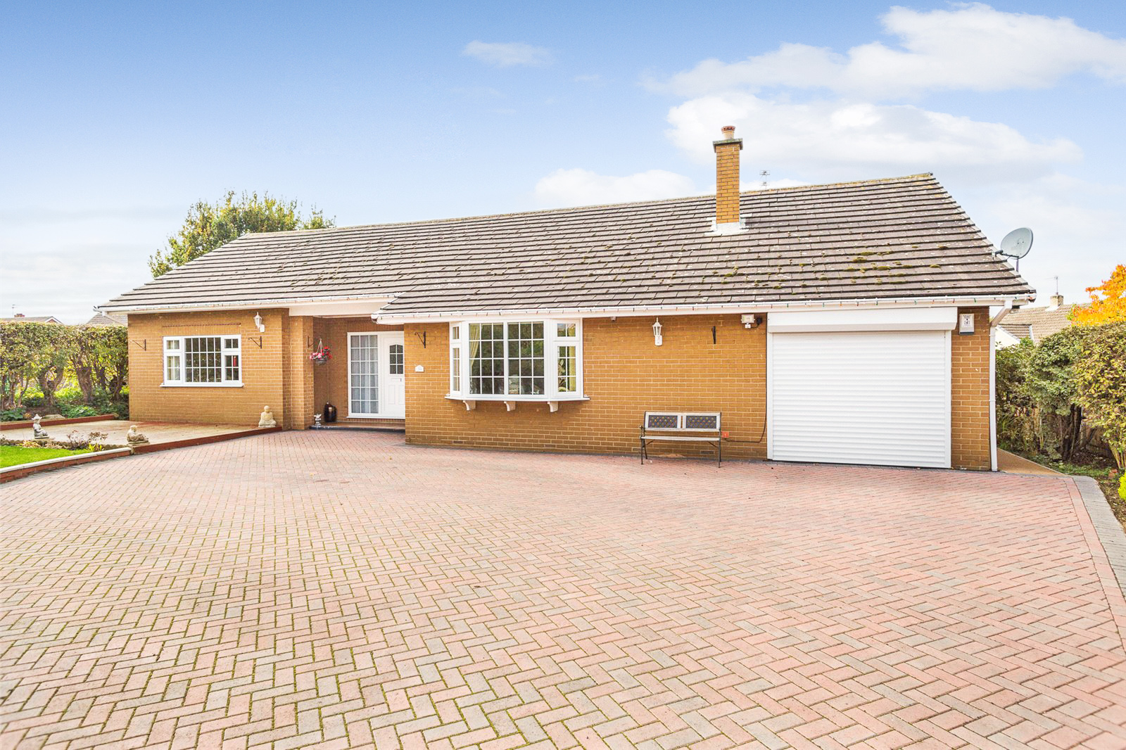 2 bedroom Detached bungalow For Sale
