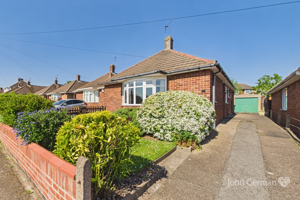 2 bedroom Detached house For Sale