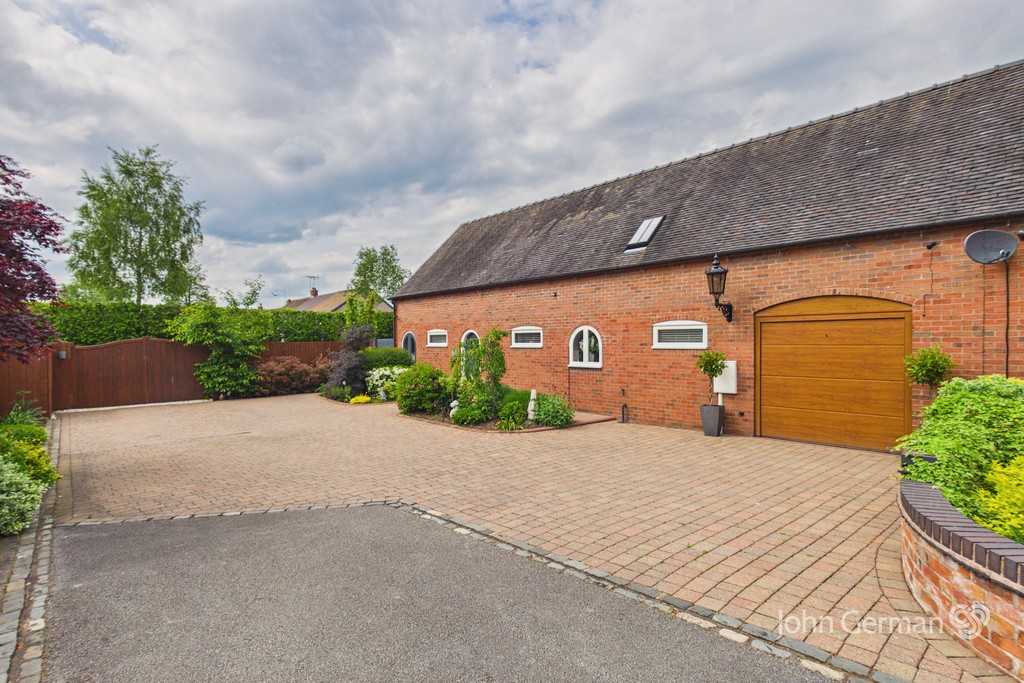 5 bedroom Barn For Sale