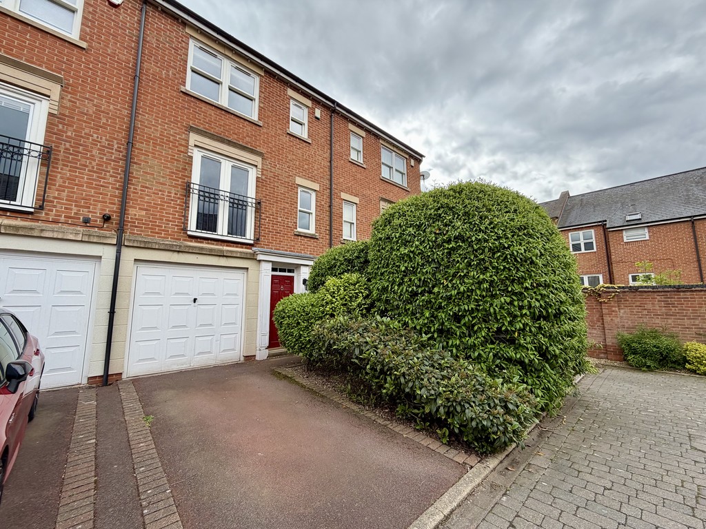 3 bedroom Town house To Let