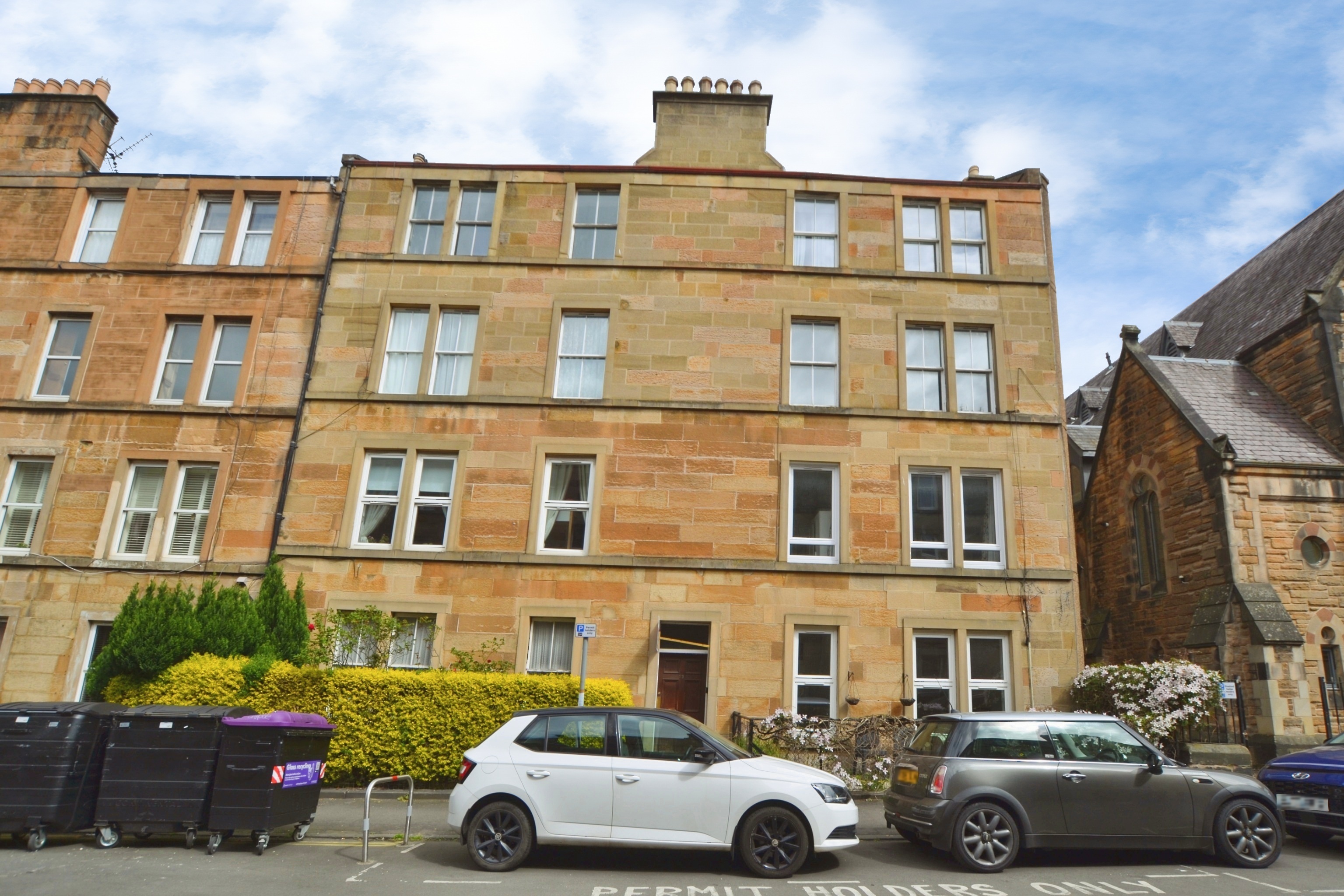 3 bedroom Flat To Let
