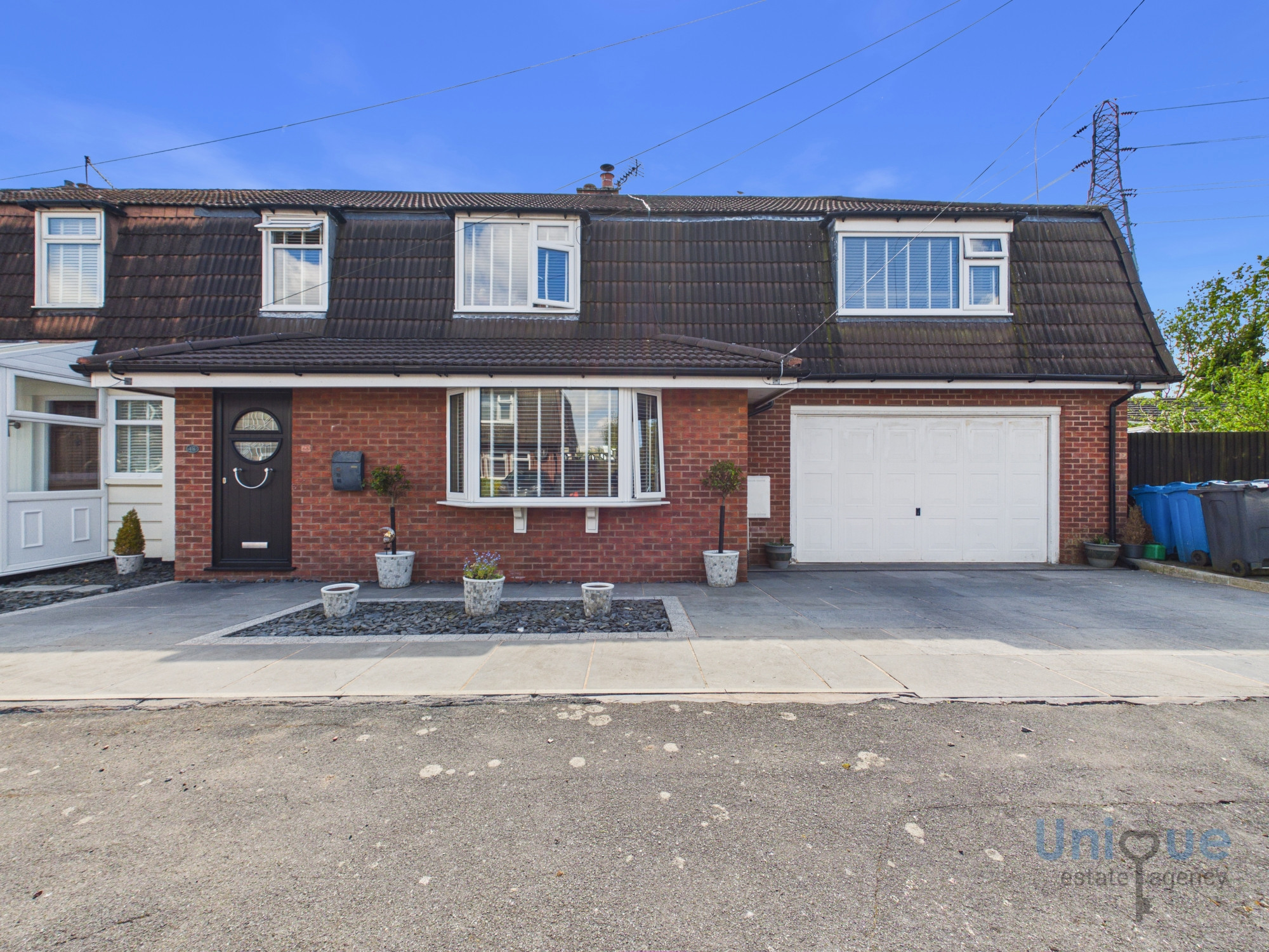 4 bedroom Semi-detached house For Sale