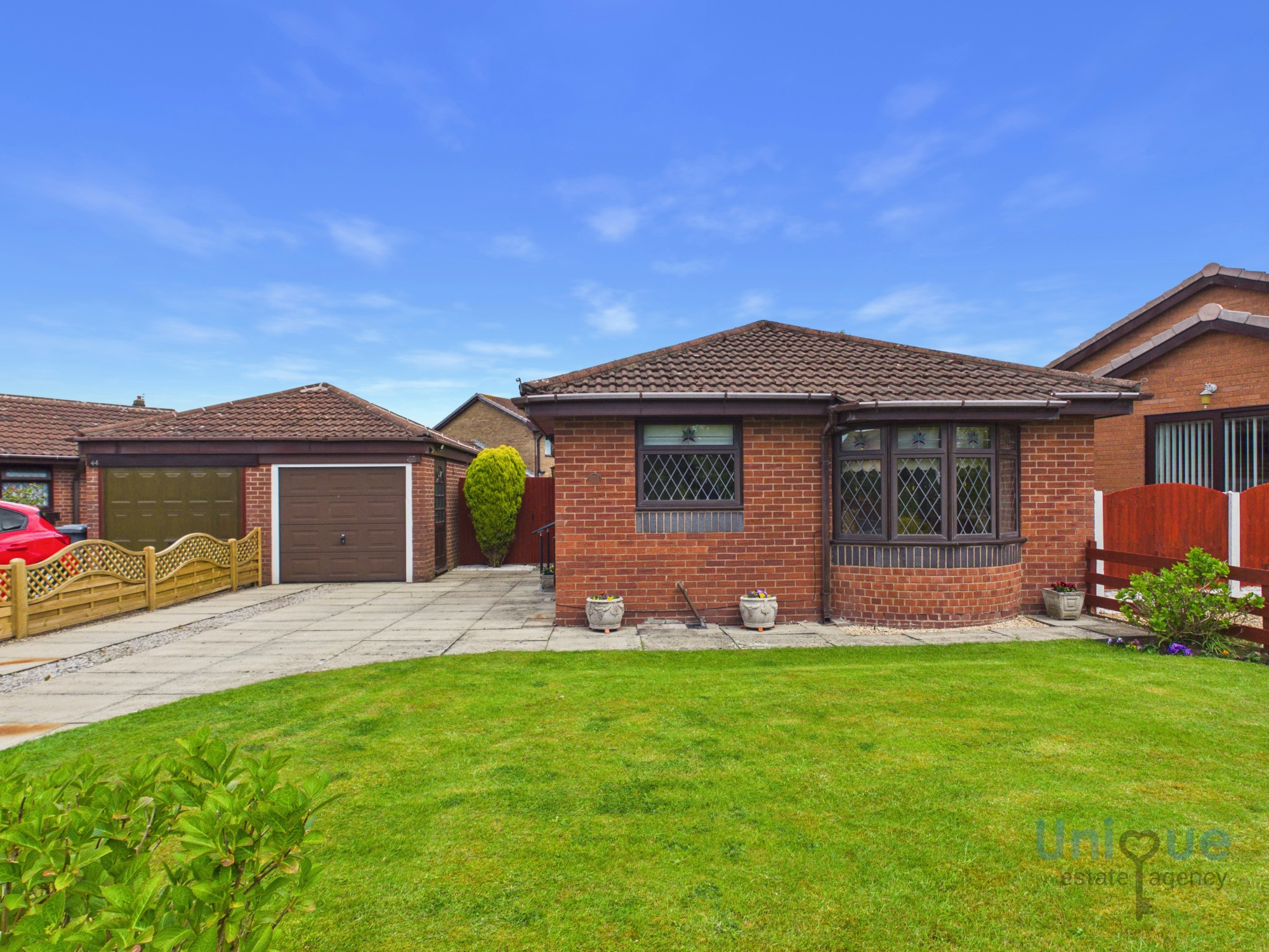 2 bedroom Detached bungalow For Sale