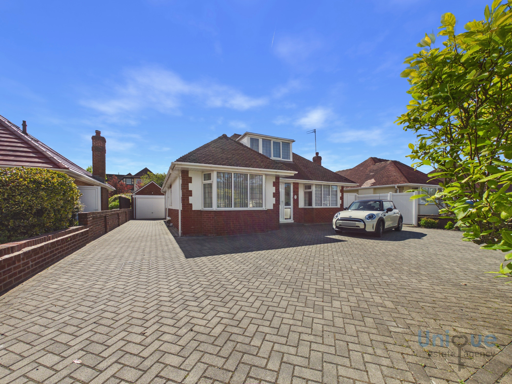 3 bedroom Detached bungalow Under Offer