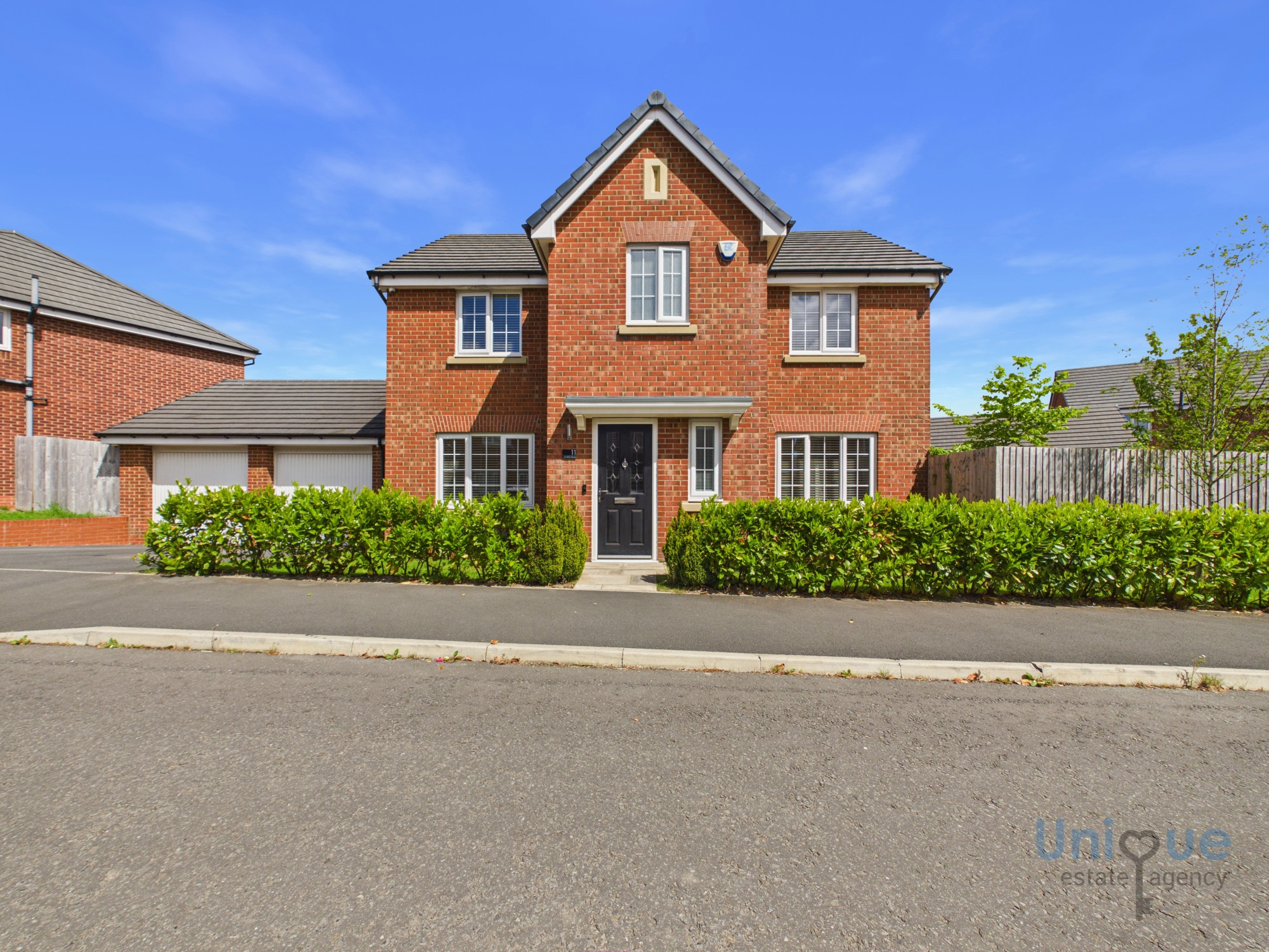 4 bedroom Link detached house For Sale