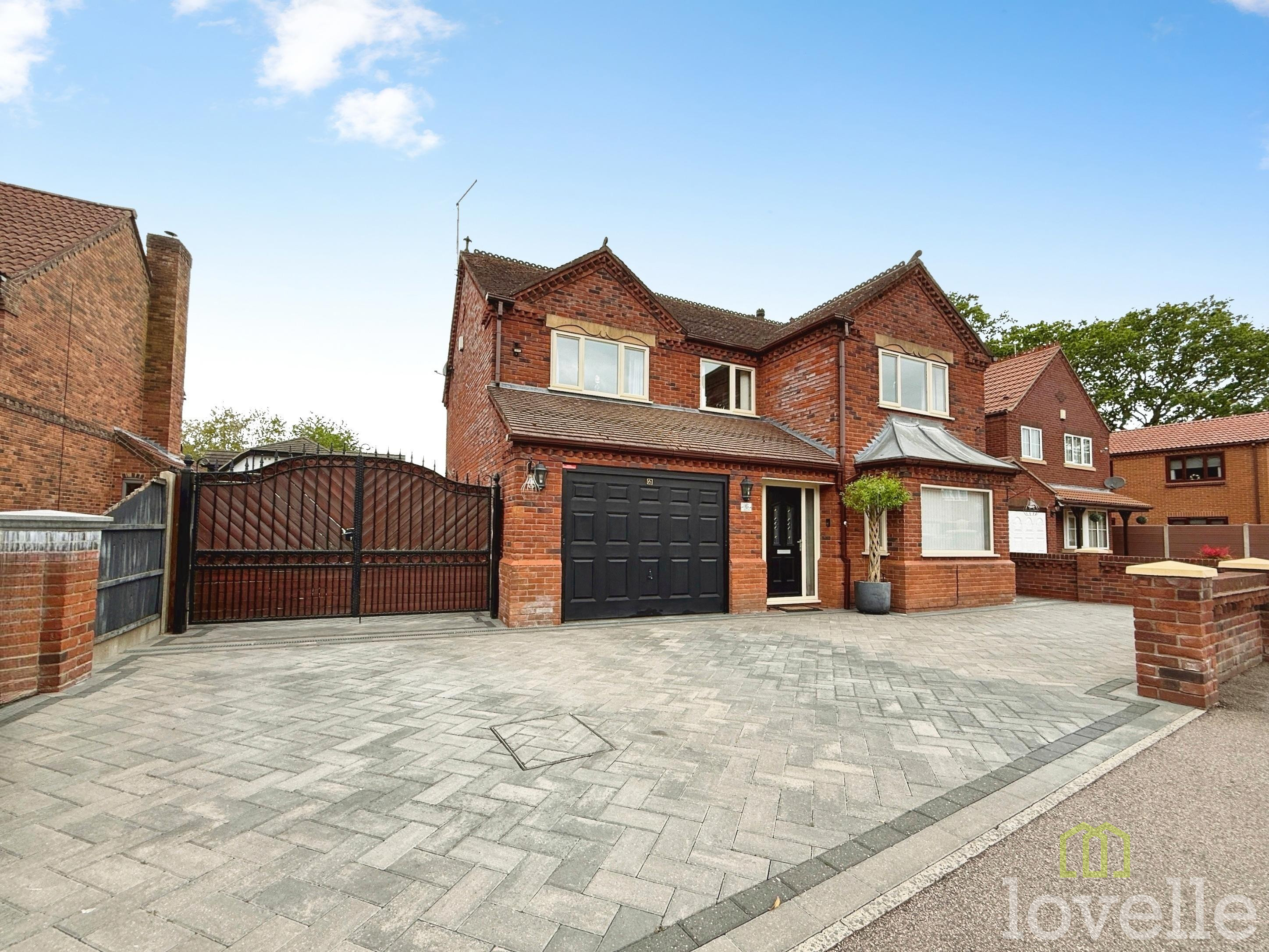 4 bedroom Detached house For Sale