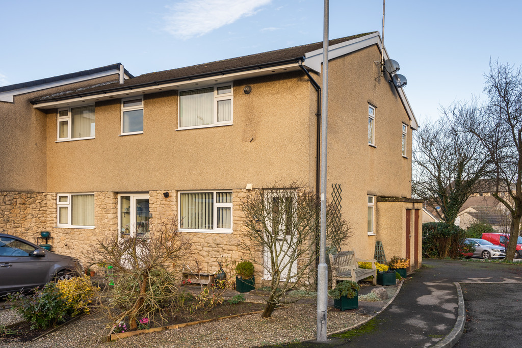2 bedroom Block of Apartments To Let
