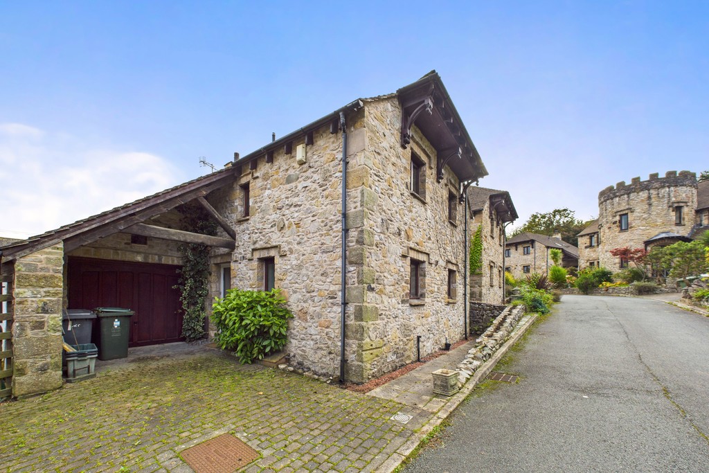 3 bedroom Link detached house To Let