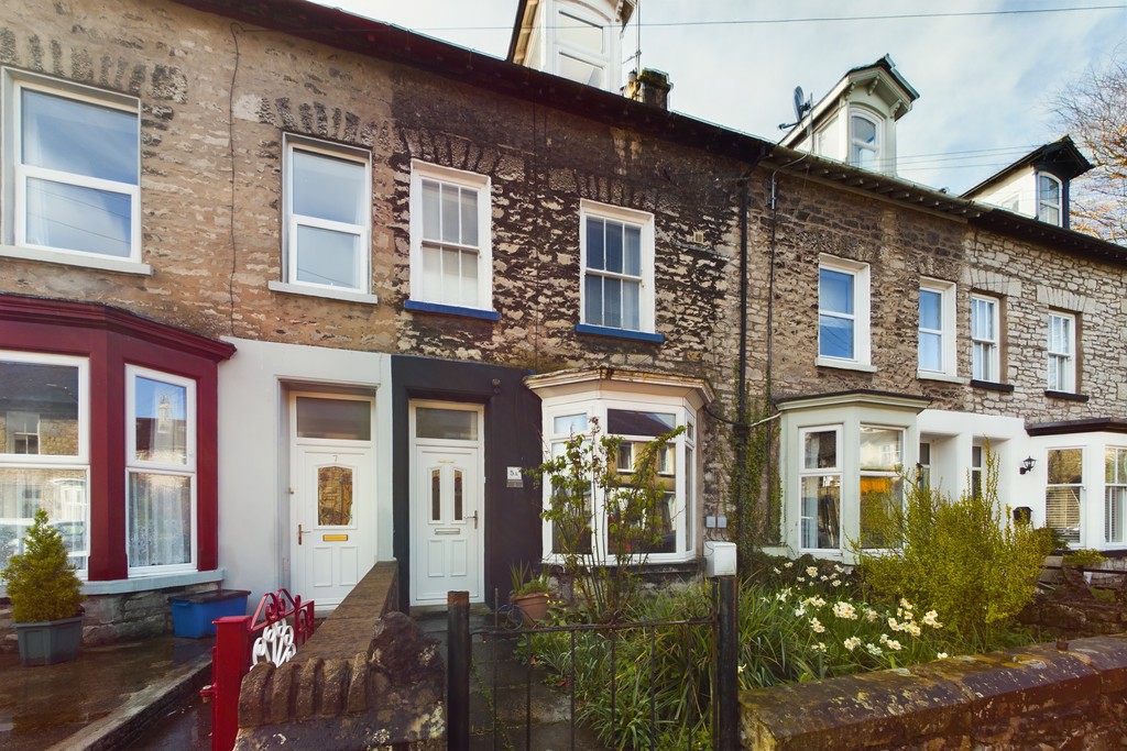 2 bedroom Flat share To Let