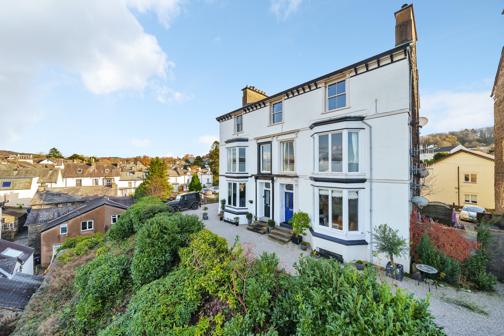 2 bedroom Flat share To Let
