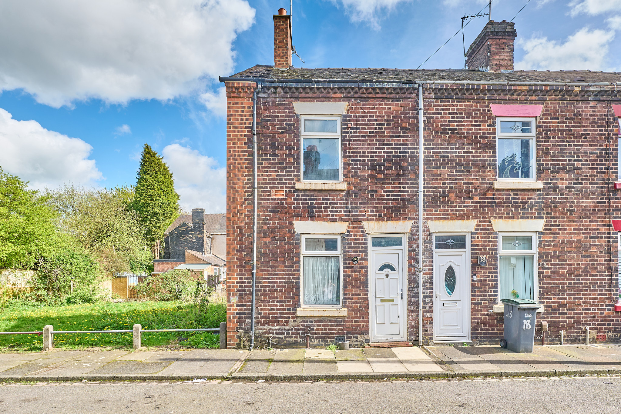 2 bedroom End of terrace house For Sale